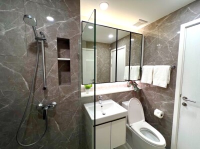 แมสซารีน รัชโยธิน / Mazarine Ratchayothin