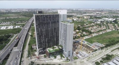 เอ สเปซ เมกา / ชั้น 17 ระเบียงกว้าง ฝนไม่สาดไม่รั่วเข้าห้อง