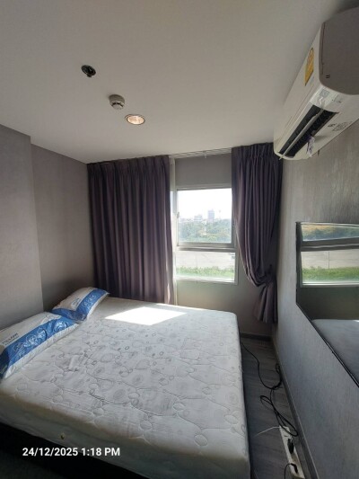 เดอะทรัสต์ @ BTS เอราวัณ / The Trust @ BTS Erawan-2