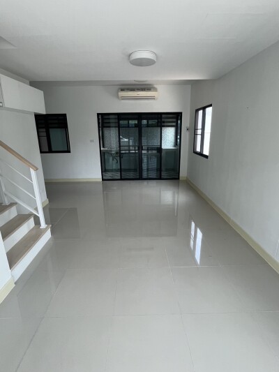 เดอะ คอนเนค สวนหลวง - อ่อนนุช / 🛏 3 ห้องนอน | 🚿 2 ห้องน้ำ