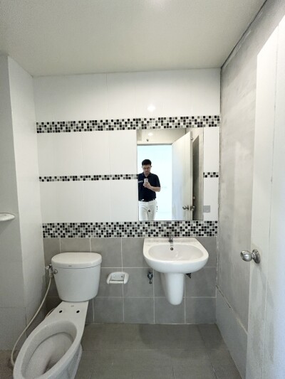 วิลเลต ไลท์ ติวานนท์ - แจ้งวัฒนะ