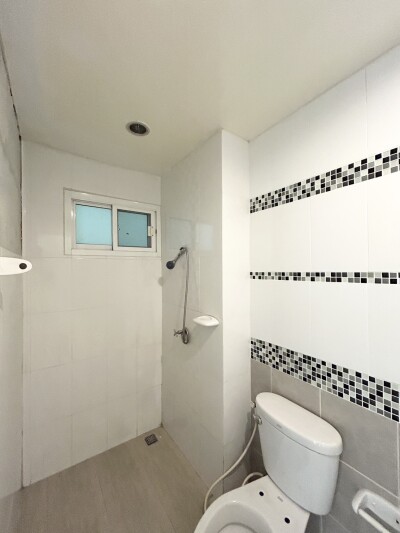 วิลเลต ไลท์ ติวานนท์ - แจ้งวัฒนะ