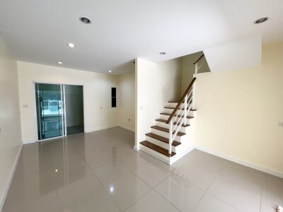 วิลเลต ไลท์ ติวานนท์ - แจ้งวัฒนะ