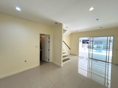 วิลเลต ไลท์ ติวานนท์ - แจ้งวัฒนะ