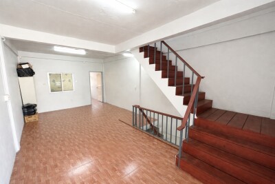 อัพเดทล่าสุด 13/1/2569 🏢 ให้เช่าหรือขาย ตึกแถว 3 ชั้น + ชั้นลอย 📍 ซ.สุขสวัสดิ์ 37/2 (เลยสะพานภูมิพล ก่อนถึงแยกพระประแด-8