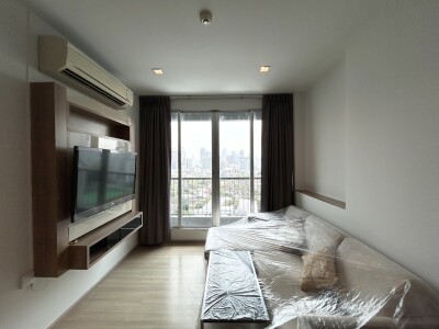 ริธึ่ม พหลฯ - อารีย์ / Rhythm Phahon - Ari