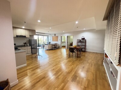 ริเวอไรน์ เพลส คอนโดมิเนียม / ขนาด 112  ตรม บ้านเลขที่ 9/13-5