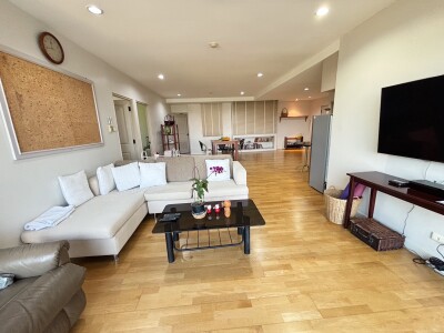 ริเวอไรน์ เพลส คอนโดมิเนียม / ขนาด 112  ตรม บ้านเลขที่ 9/13-1