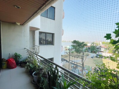 ริเวอไรน์ เพลส คอนโดมิเนียม / ขนาด 112 ตรม-17