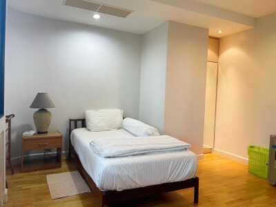 ริเวอไรน์ เพลส คอนโดมิเนียม / ขนาด 112 ตรม-5