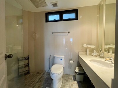 ริเวอไรน์ เพลส คอนโดมิเนียม / ขนาด 112  ตรม บ้านเลขที่ 9/13-9