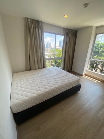 เมโทร ลักซ์ พระราม 4 / Metro Luxe Rama 4-5