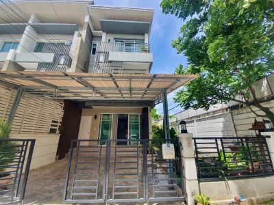 ทาวน์ อเวนิว พระราม 9-1