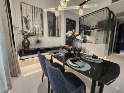 เดอะ แบงค็อค ทองหล่อ / 📍 ชั้น 10 | พื้นที่ 92 ตร.ม. 🛏 2 ห้องนอน | 🛁 2 ห้องน้ำ